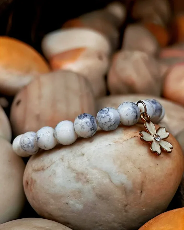 Shimmeering beautiful beads bracelet for women and girls